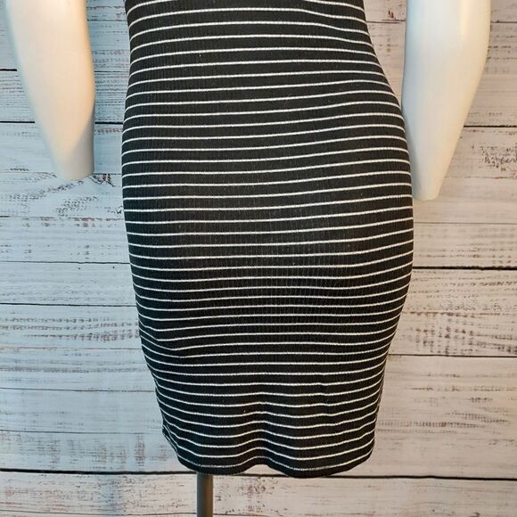 Sexy Black & White Striped Sleeveless Tank Dress - Picture 5 of 10